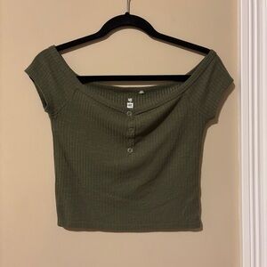 Green Off-the-shoulder Crop top